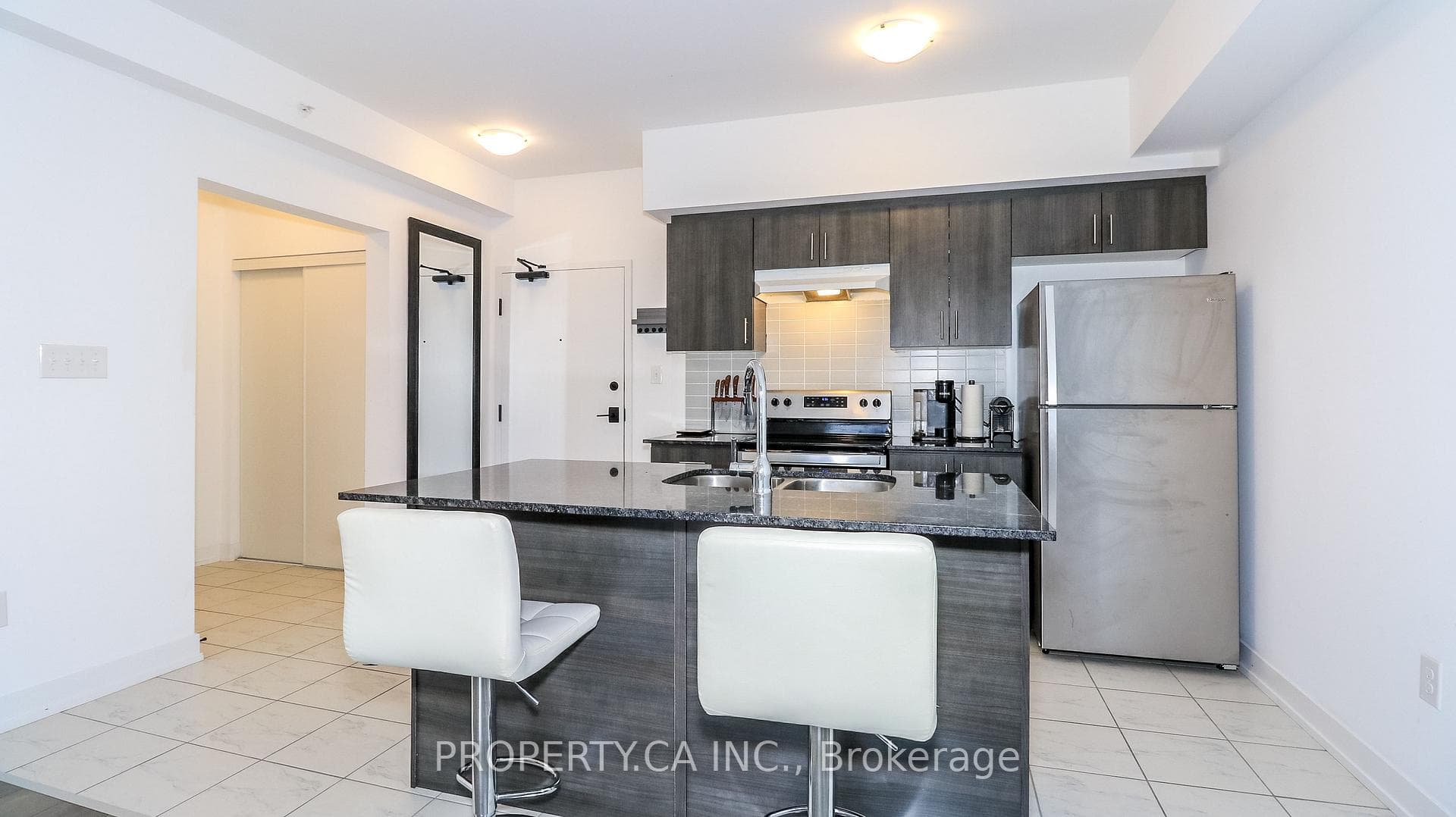 4 Spice Way Unit 212 photo 2