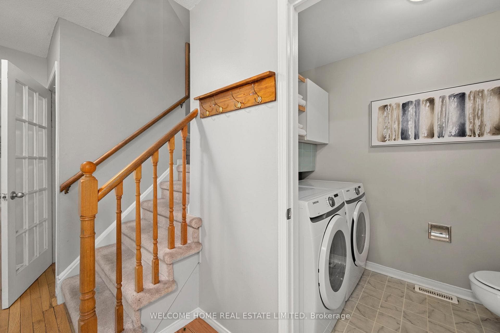 2250 Chalmers Crescent photo 8