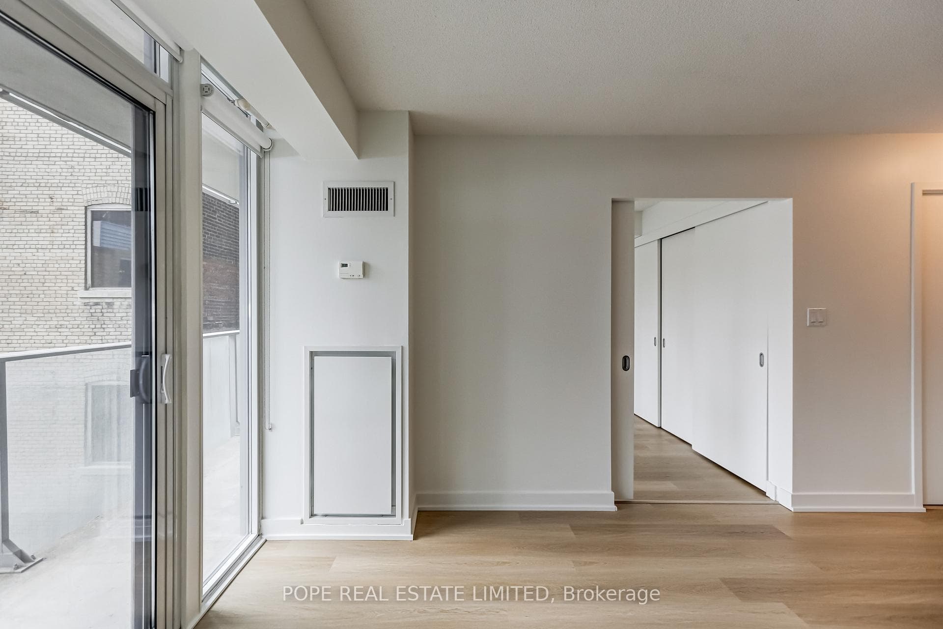 126 Simcoe Street Unit 513 photo 10