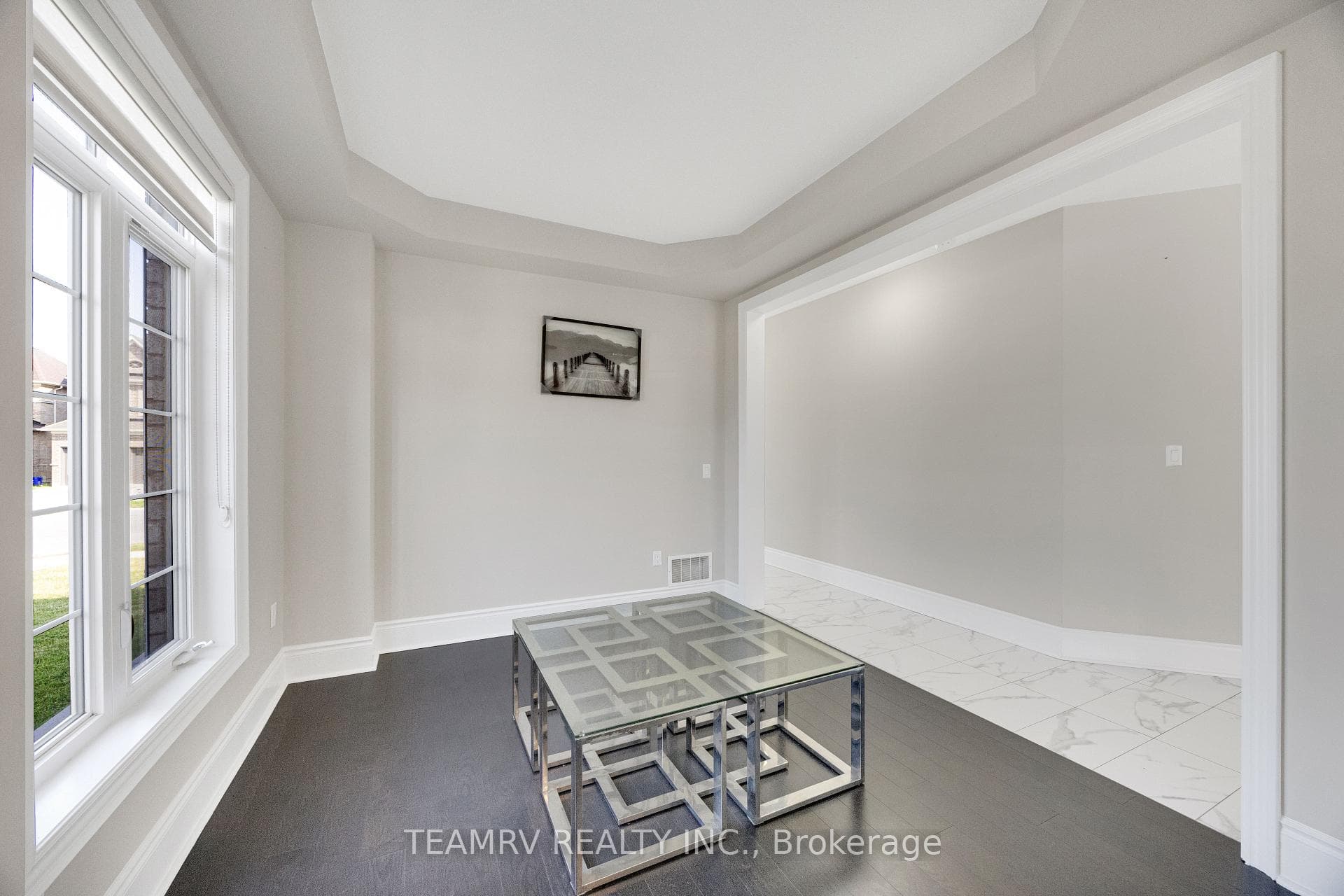 1161 Upper Thames Drive photo 11