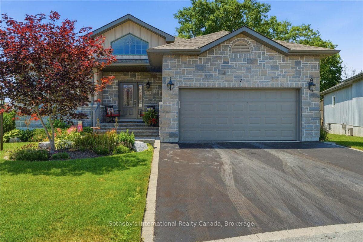 7 Conger Drive photo 2