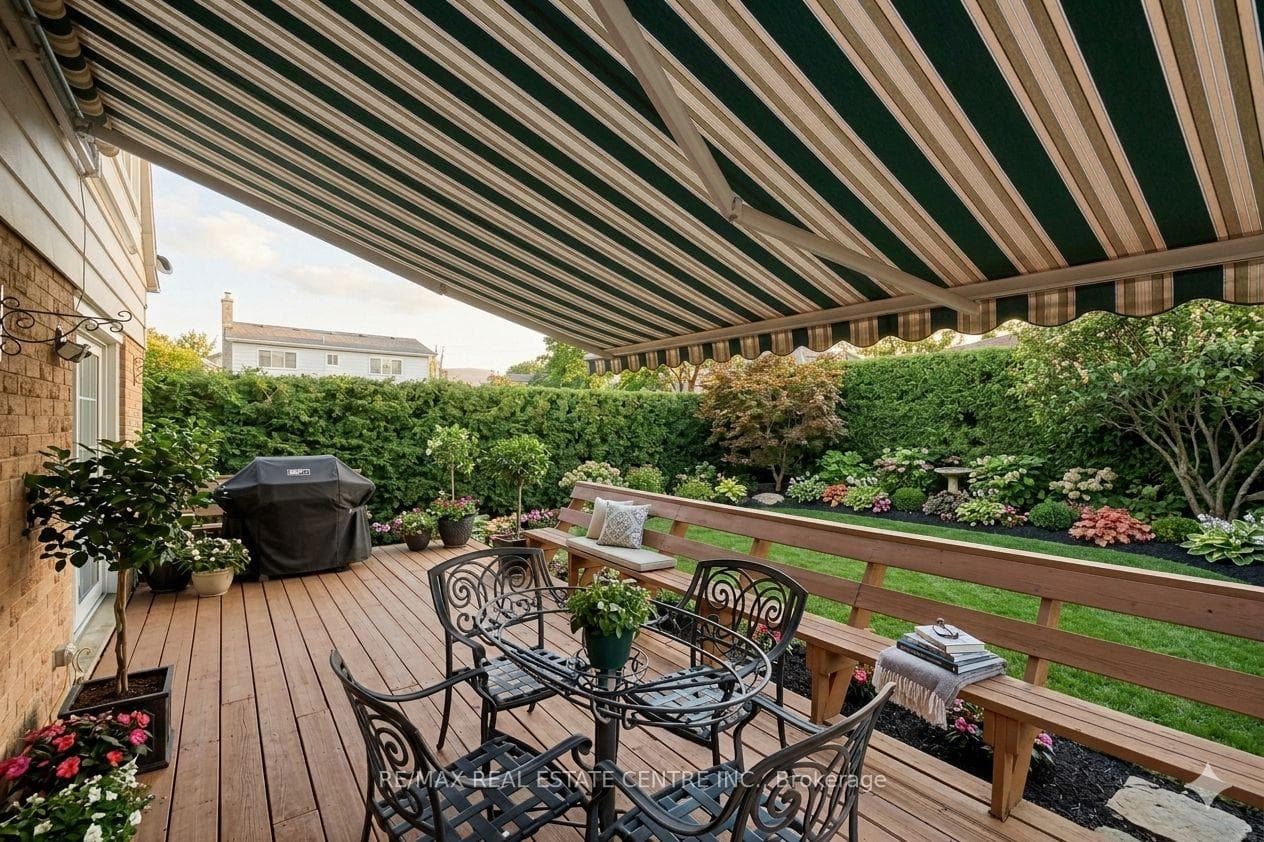 Large Covered Deck (Retractable Awning)