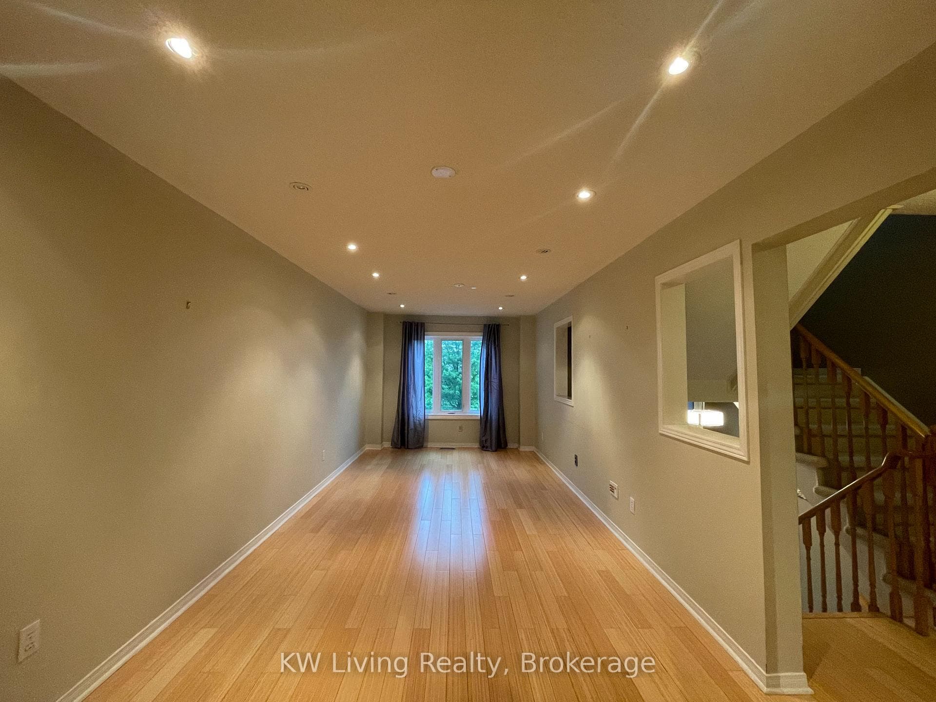 60 Coburg Crescent photo 5