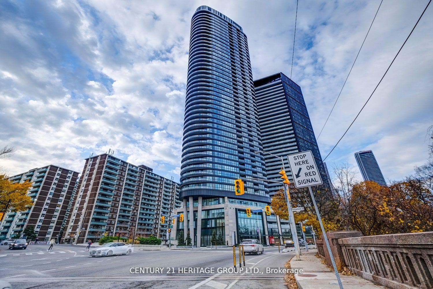585 Bloor Street Unit 3918 photo 1