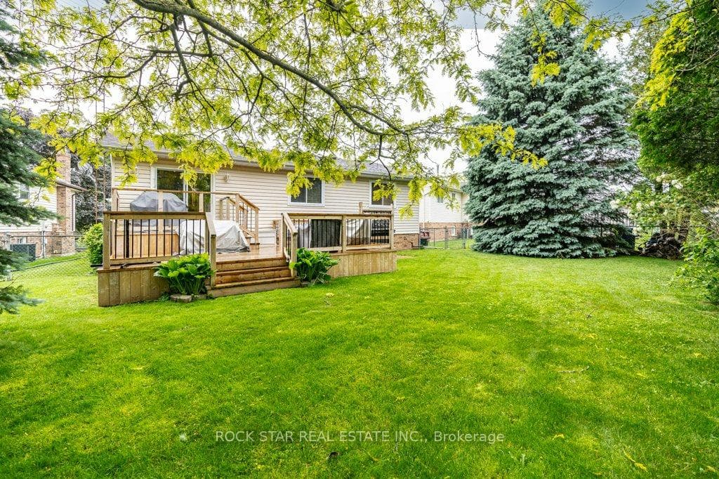 6 Thompson Drive photo 31