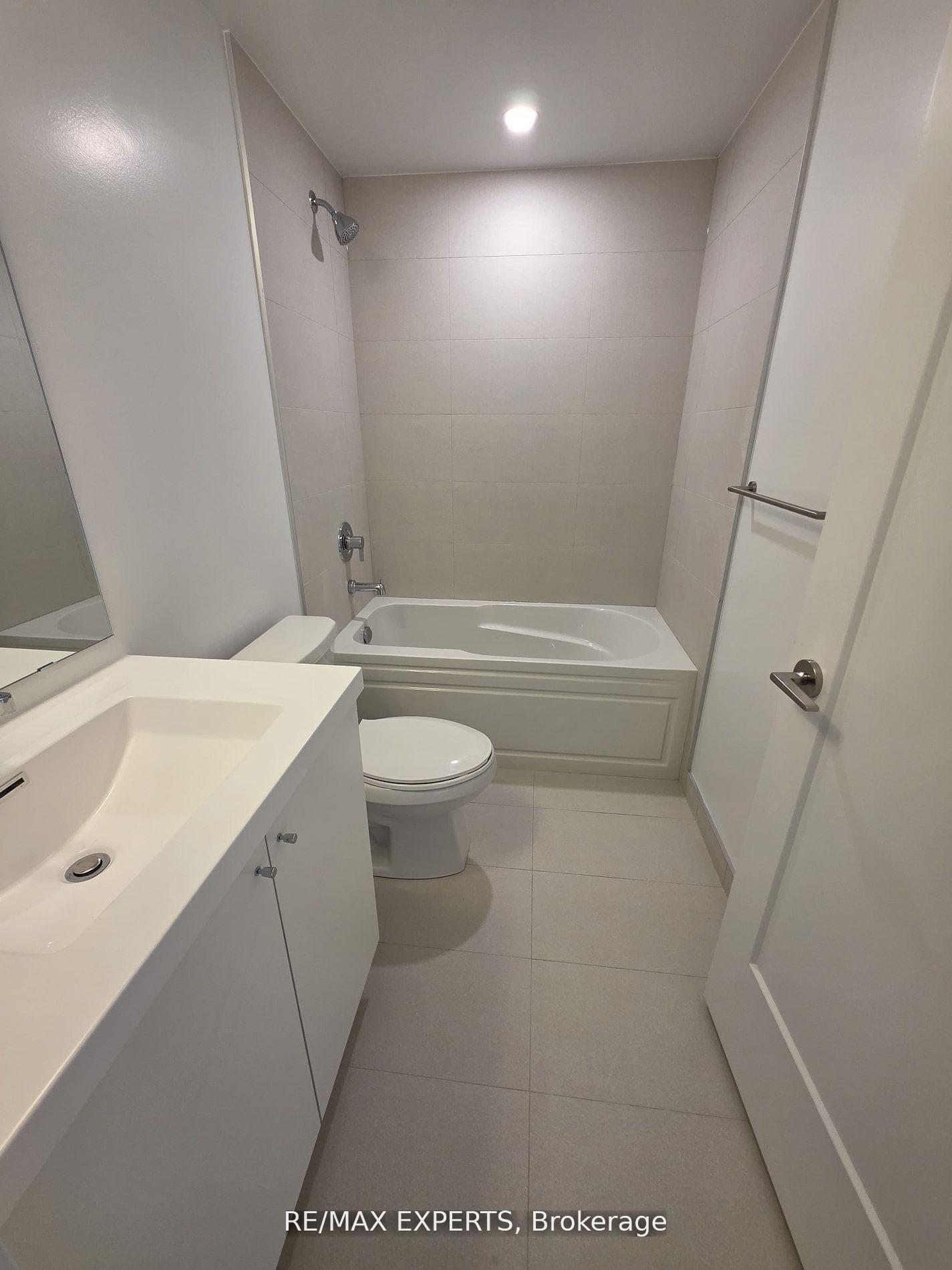 2545 Simcoe Street Unit 2414 photo 19