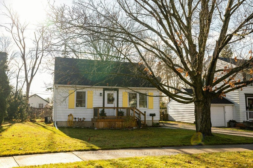 313 Mason Avenue photo 3