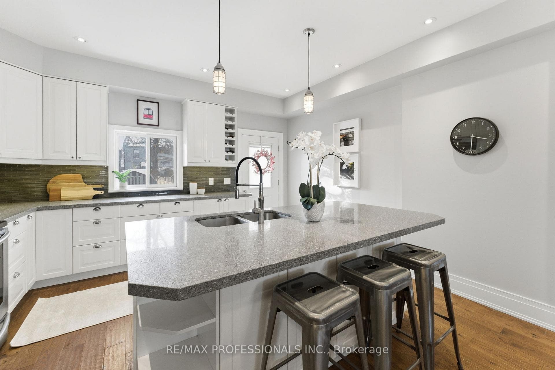 670 Beresford Avenue photo 10