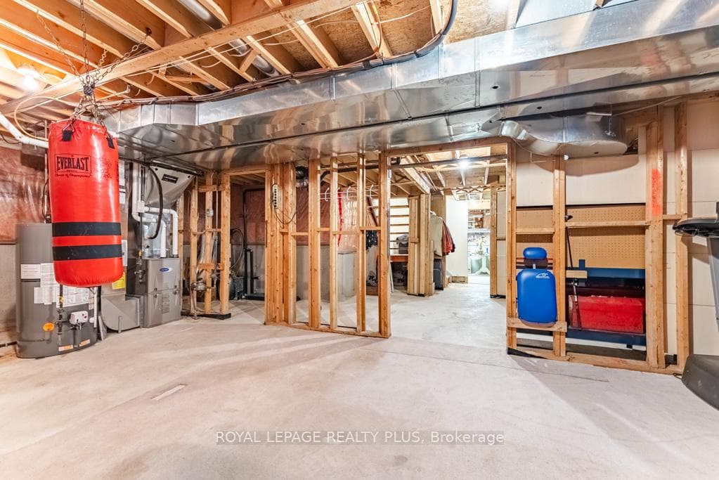 854 McDuffe Crescent photo 41