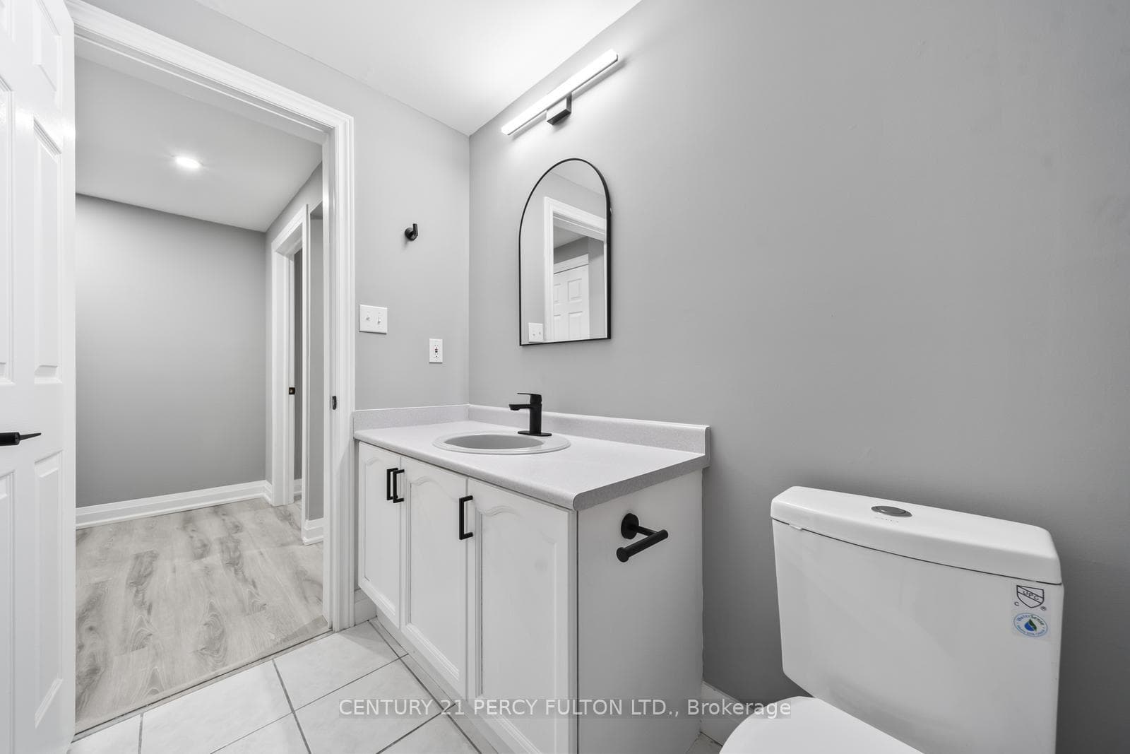 121 Whitburn Street Unit Lower photo 32