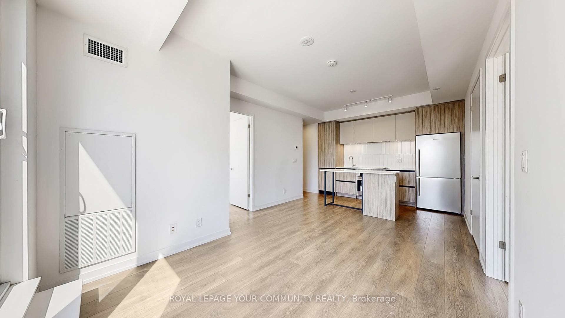 8 Beverley Glen Boulevard Unit 626 photo 4