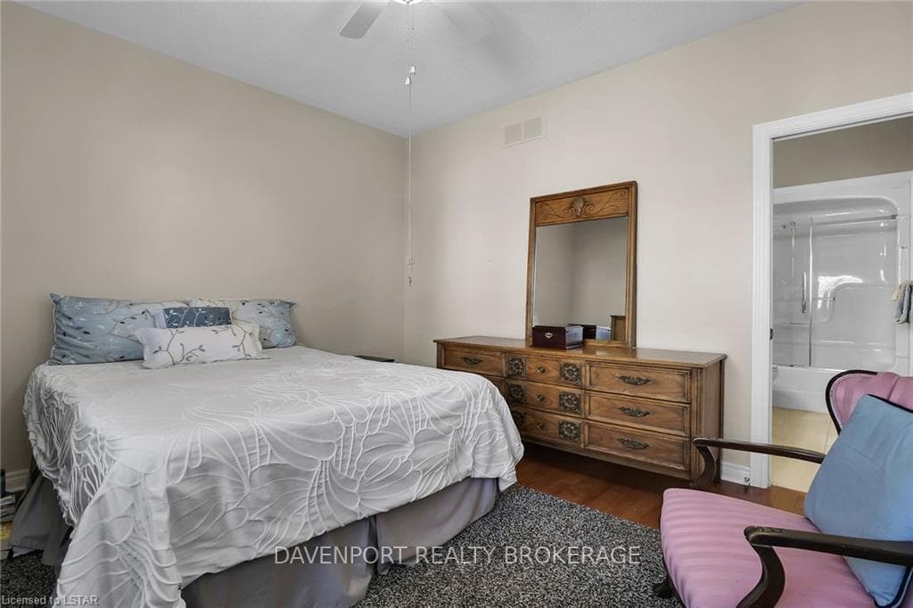 12 PINEBROOK Court photo 21