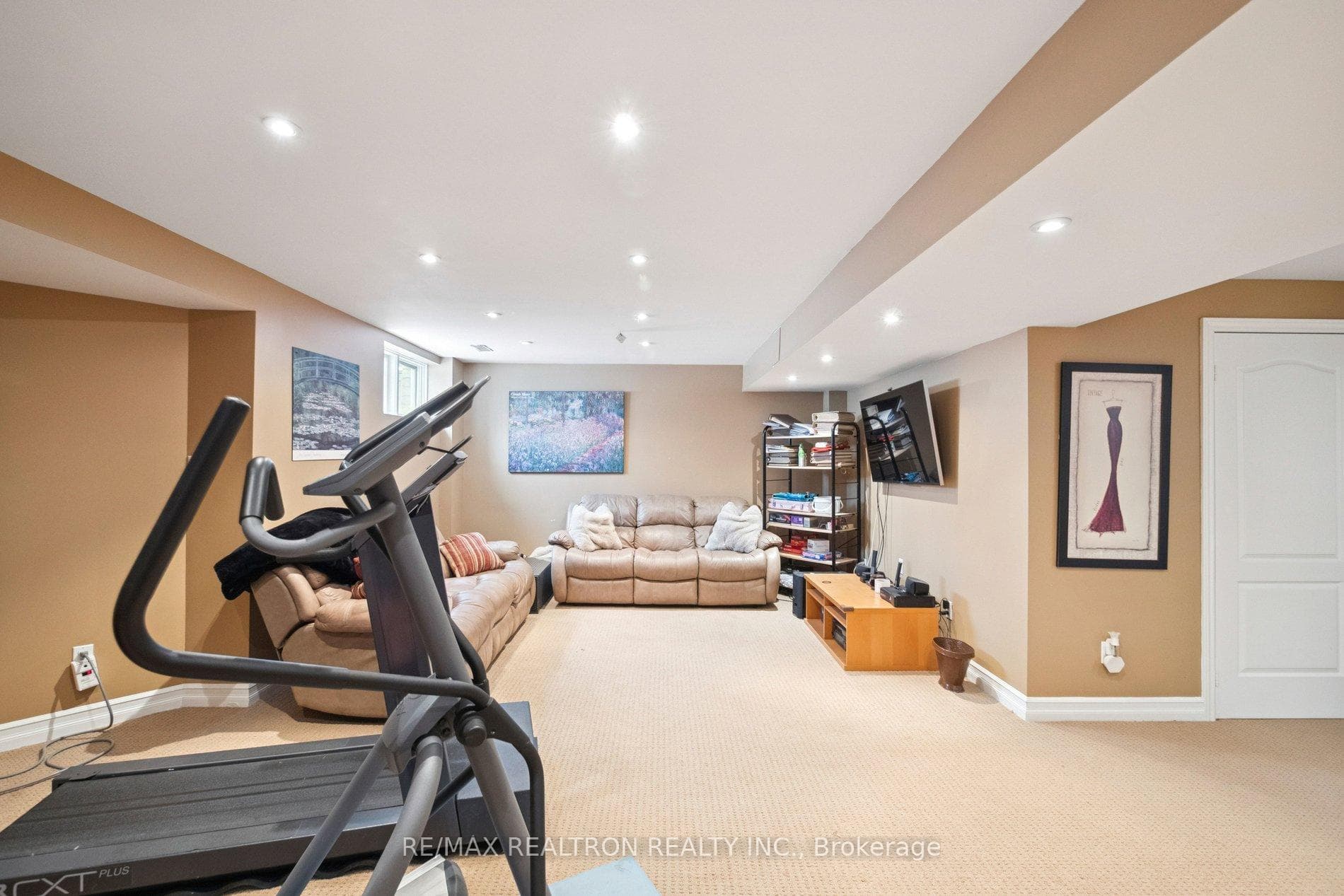 174 Hammerstone Crescent photo 39