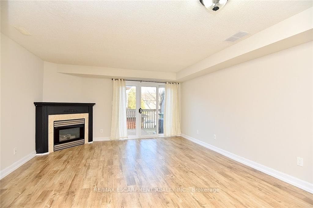 266 Limeridge Road Unit 4 photo 9