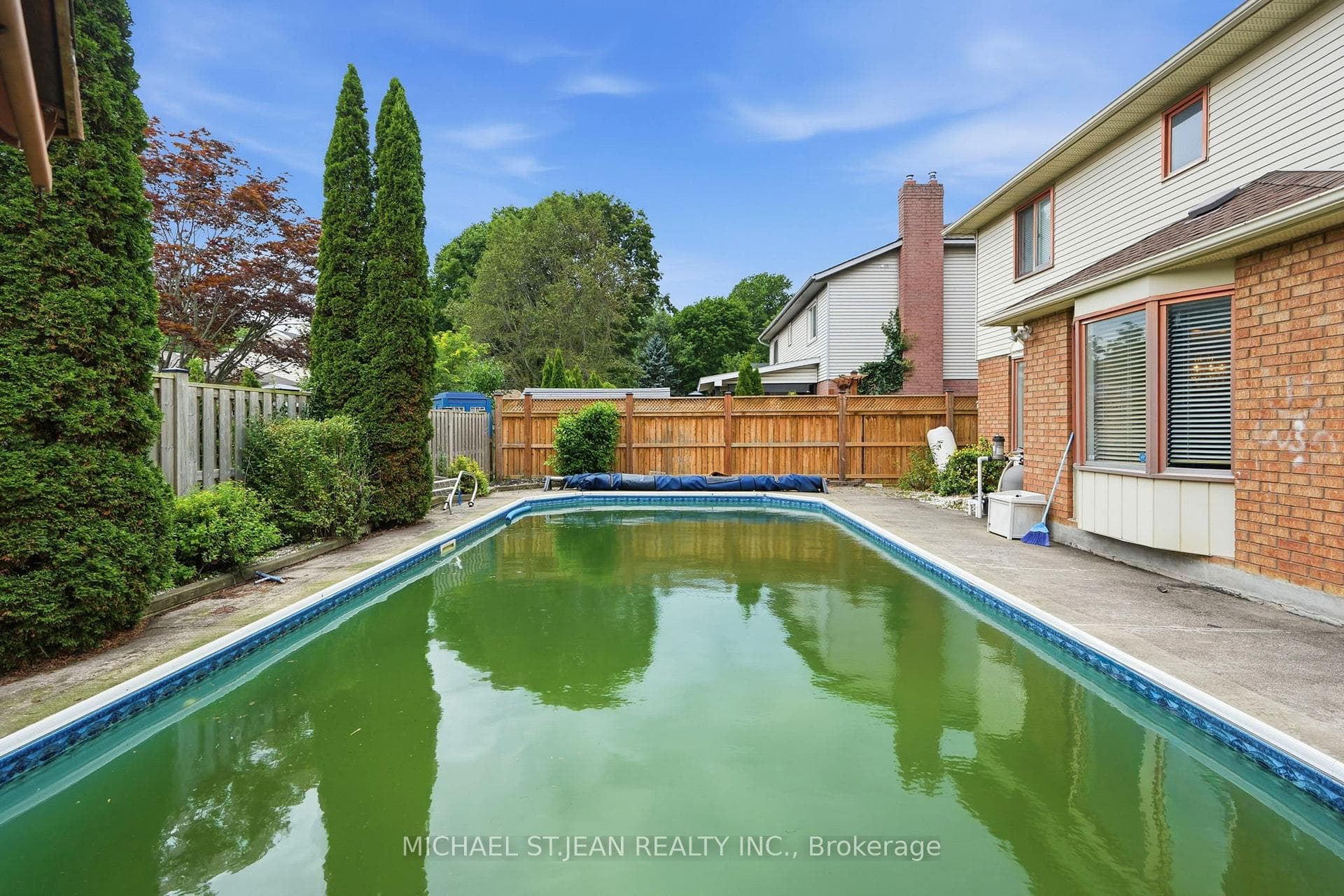 55 Woodside Square photo 49