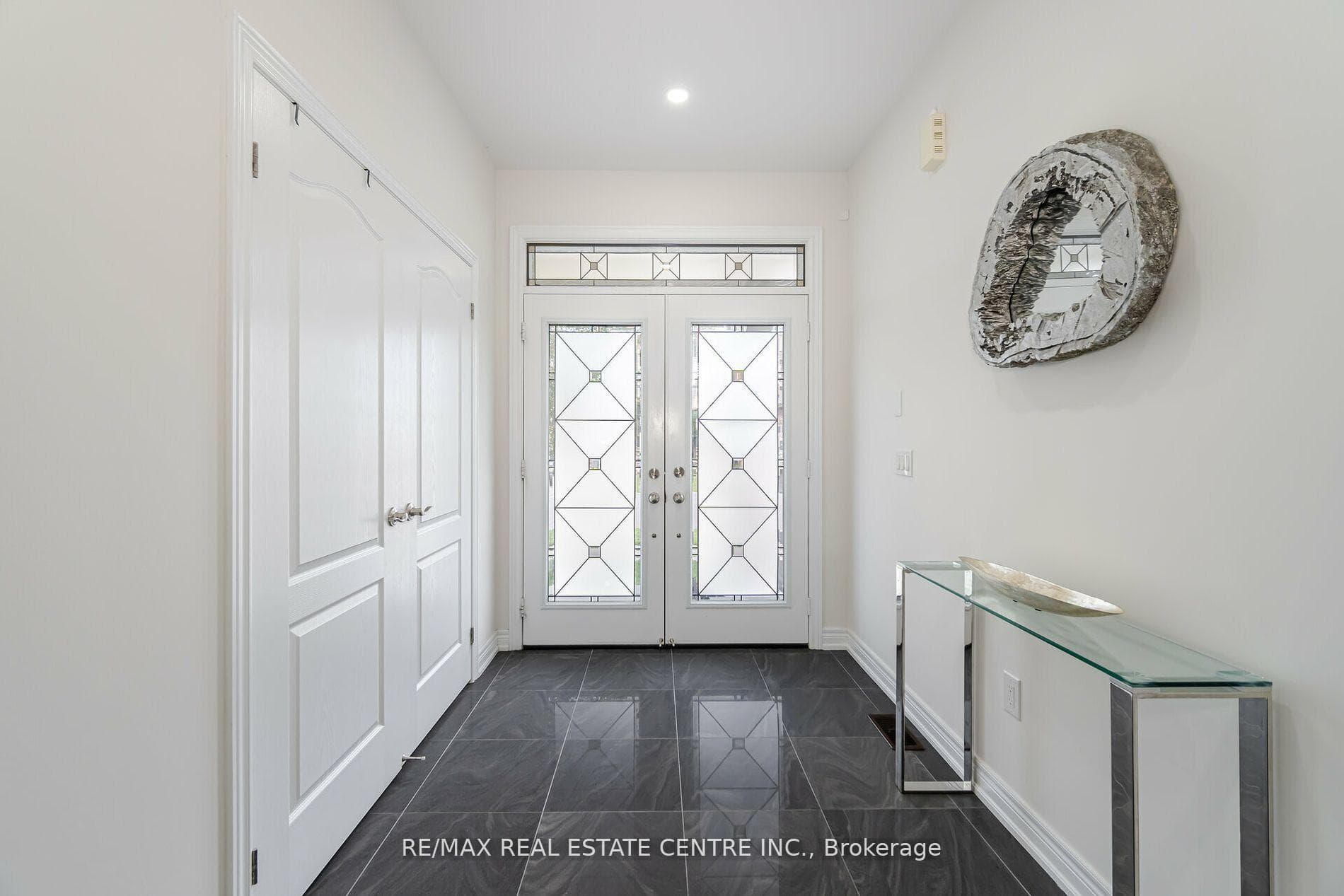 85 Mcechearn Crescent photo 4