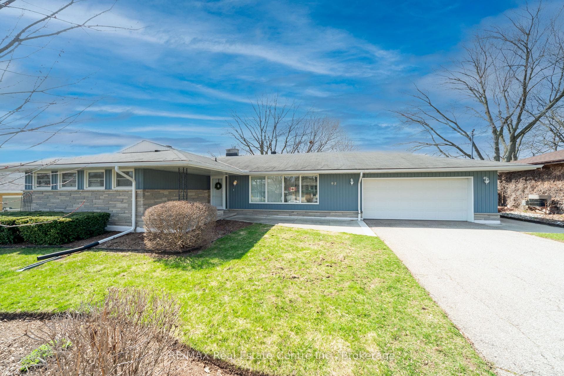 95 Blueridge Avenue photo 3