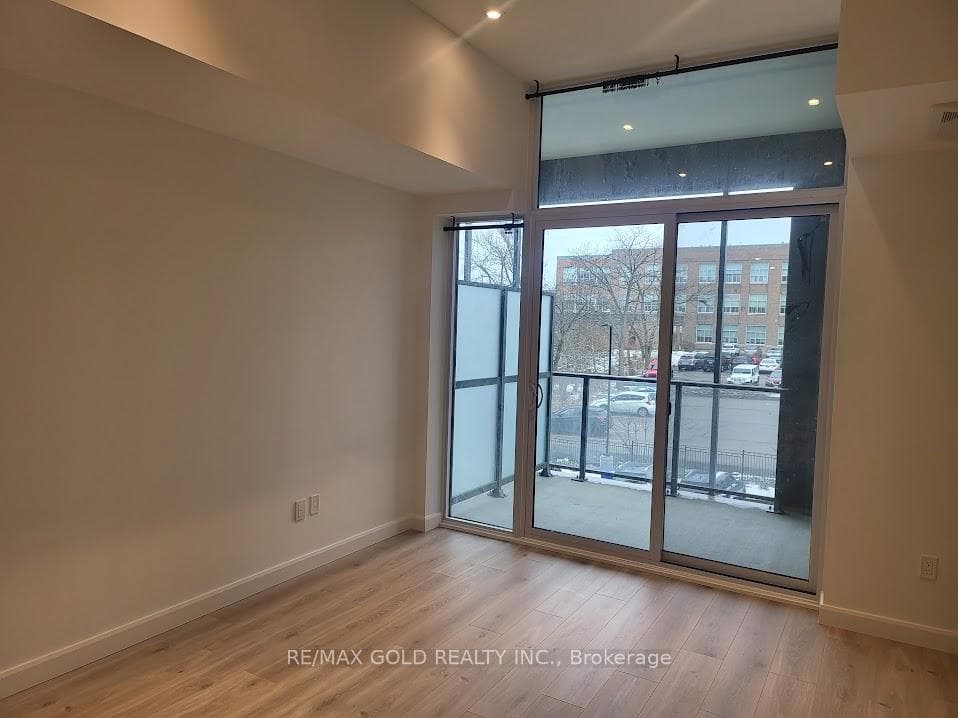 741 King Street Unit 1305 photo 3