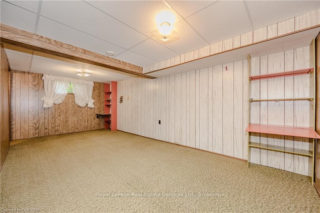 246 VANCE Drive photo 32