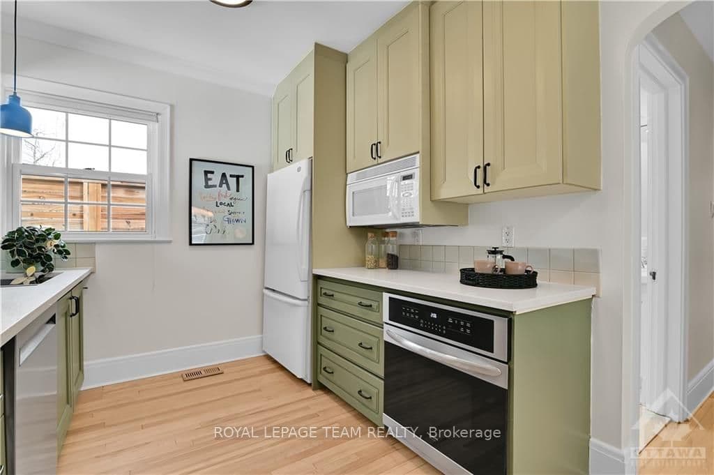 3 FREDERICK Place photo 6
