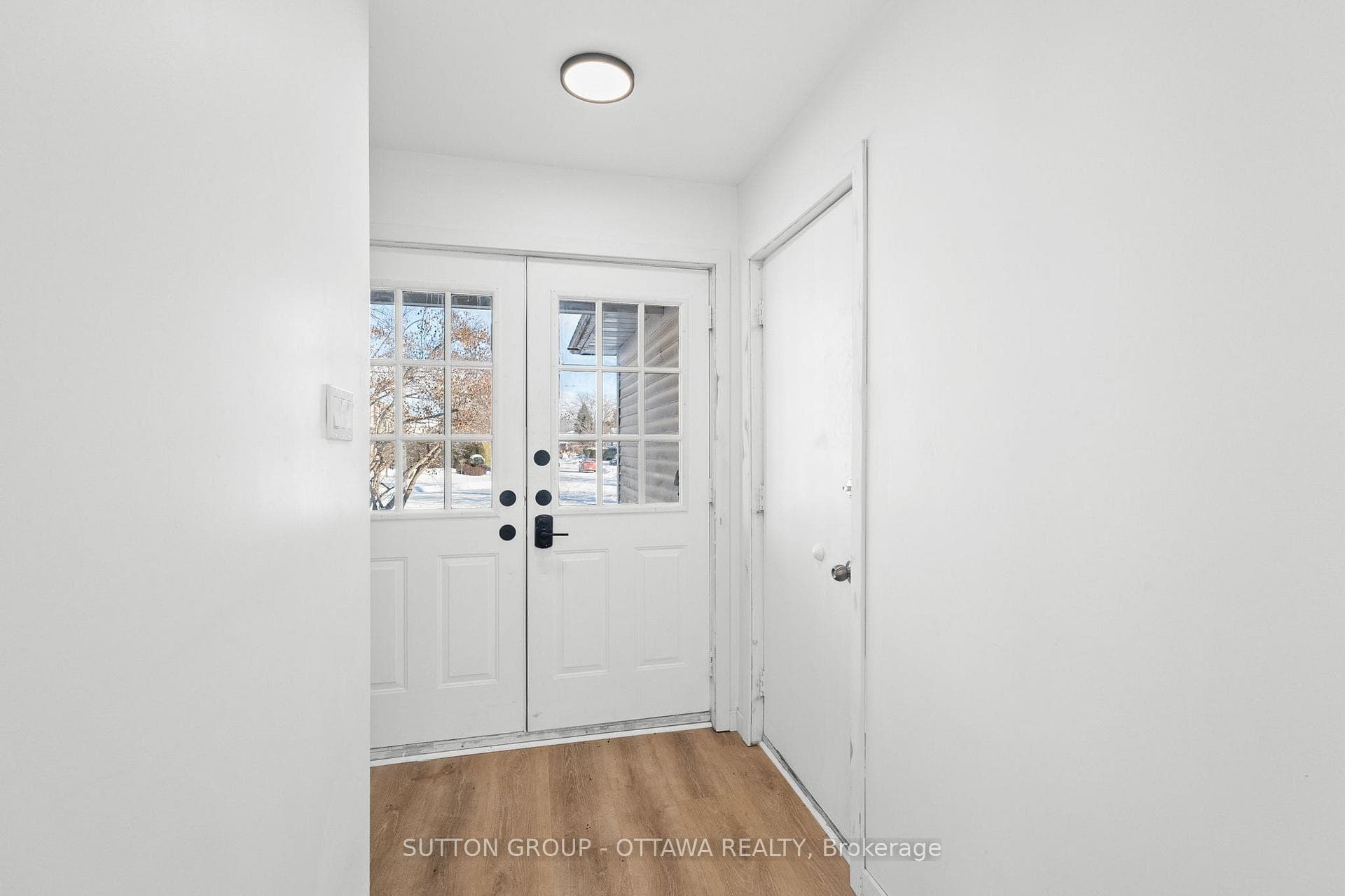 286 Mceachern Crescent photo 4