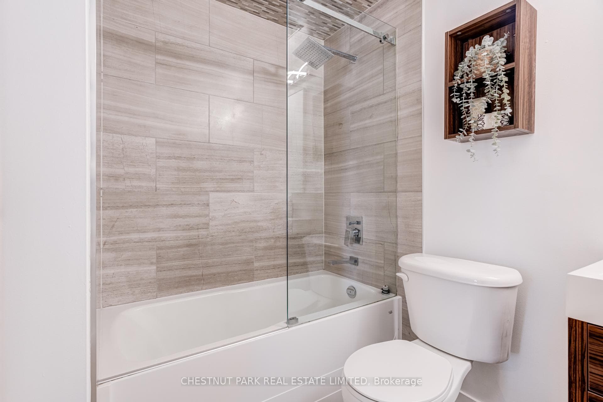 68 Broadview Avenue Unit 105 photo 26