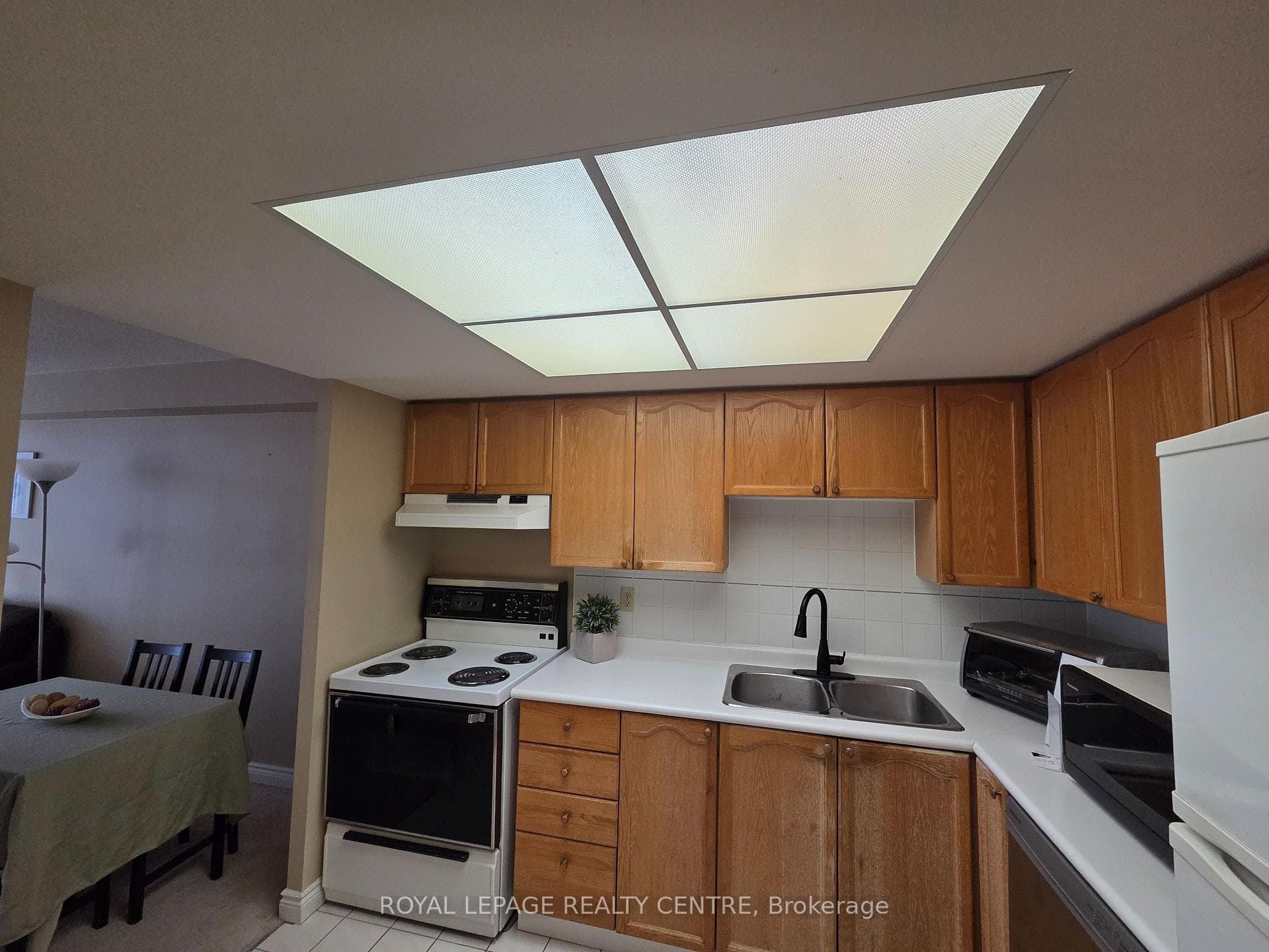 1091 Kingston Road Unit 628 photo 7