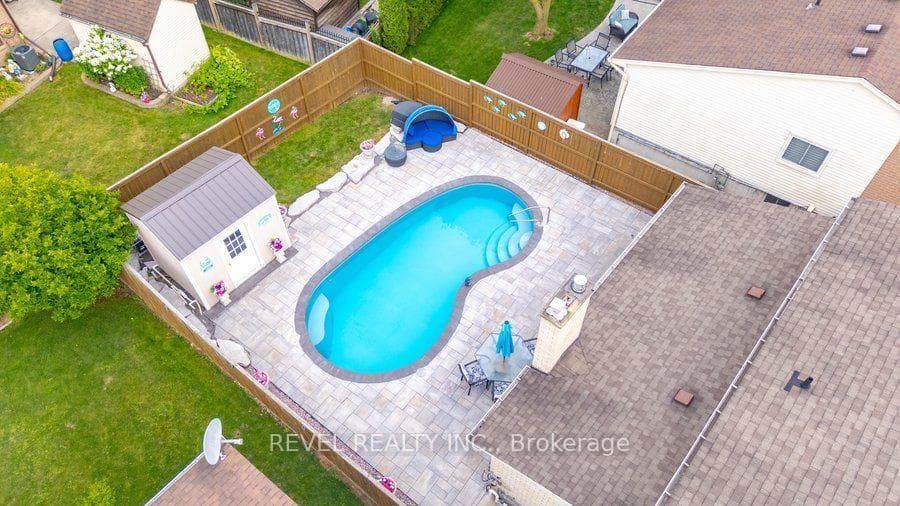 119 Brantwood Park Road photo 46