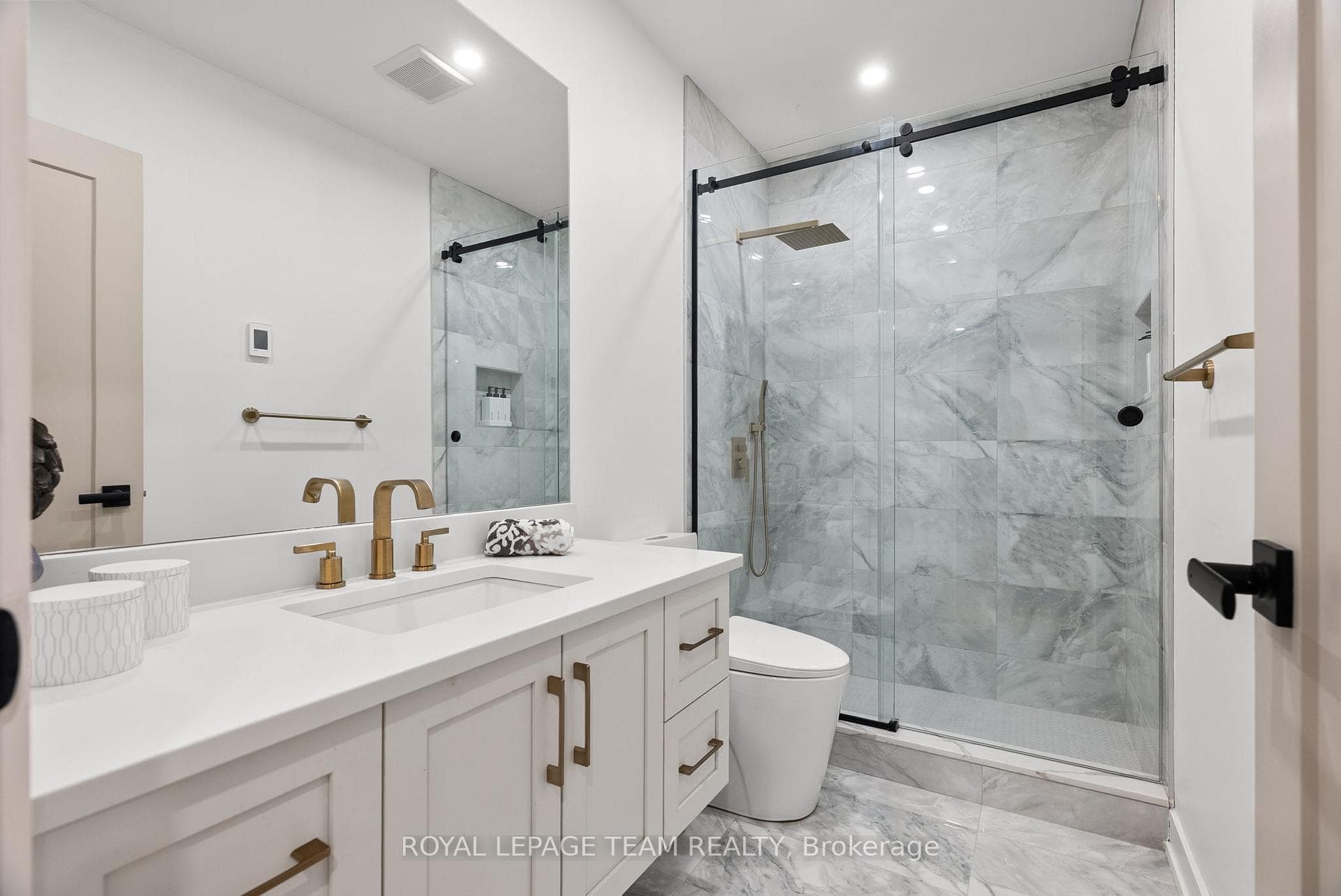 278 Avondale Avenue photo 36
