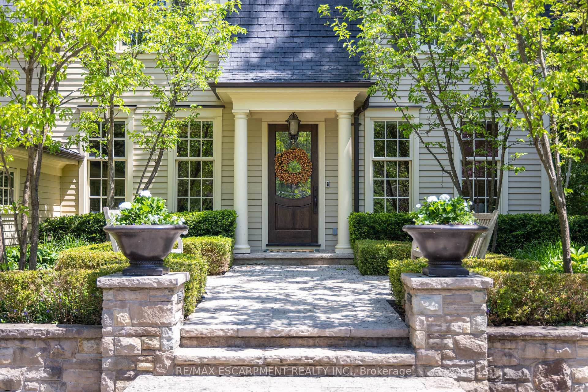 317 Chartwell Road photo 4