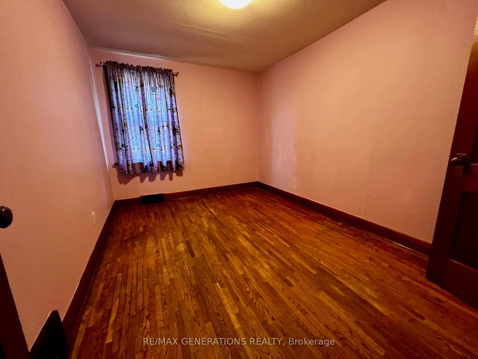 225 Norah Street photo 13