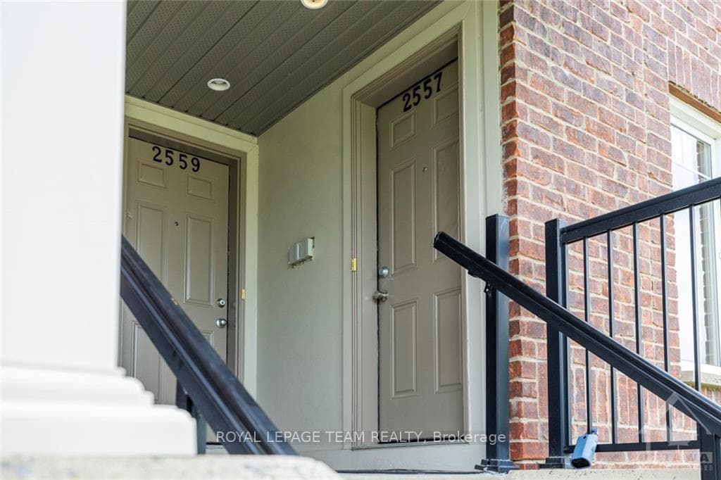 2557 LONGFIELDS Drive photo 3