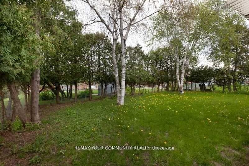 8 Stanwood Crescent photo 1