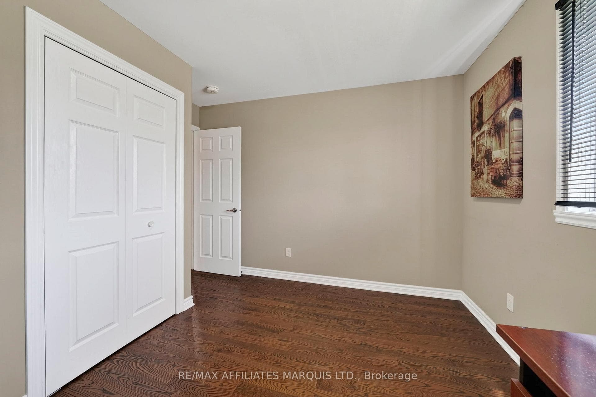 50 Cameron Crescent photo 22