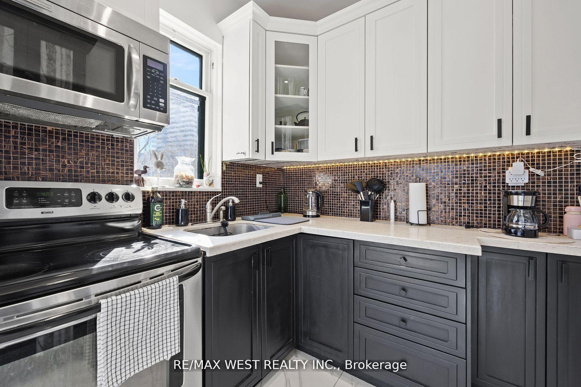 76 Rosemount Avenue photo 23