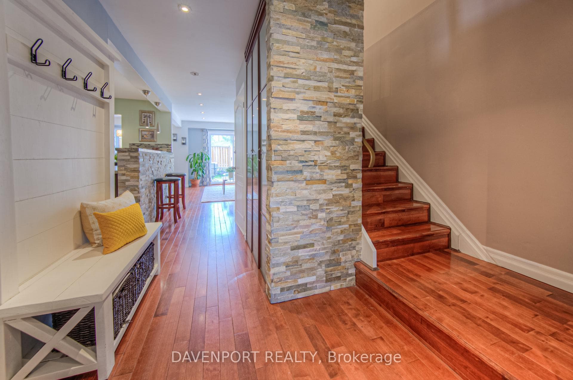 2681 Romark Mews photo 6