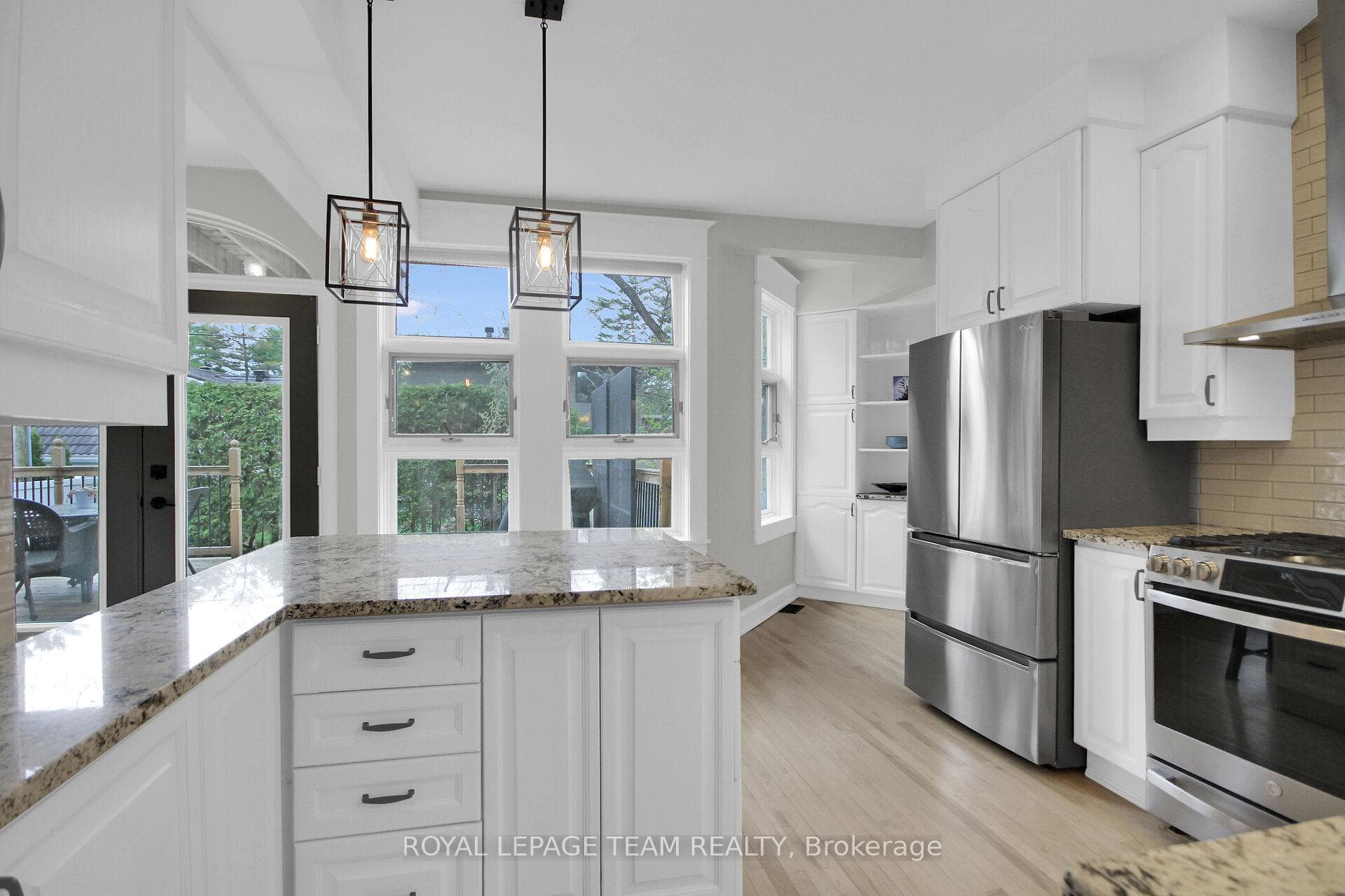 286 Zephyr Avenue photo 12