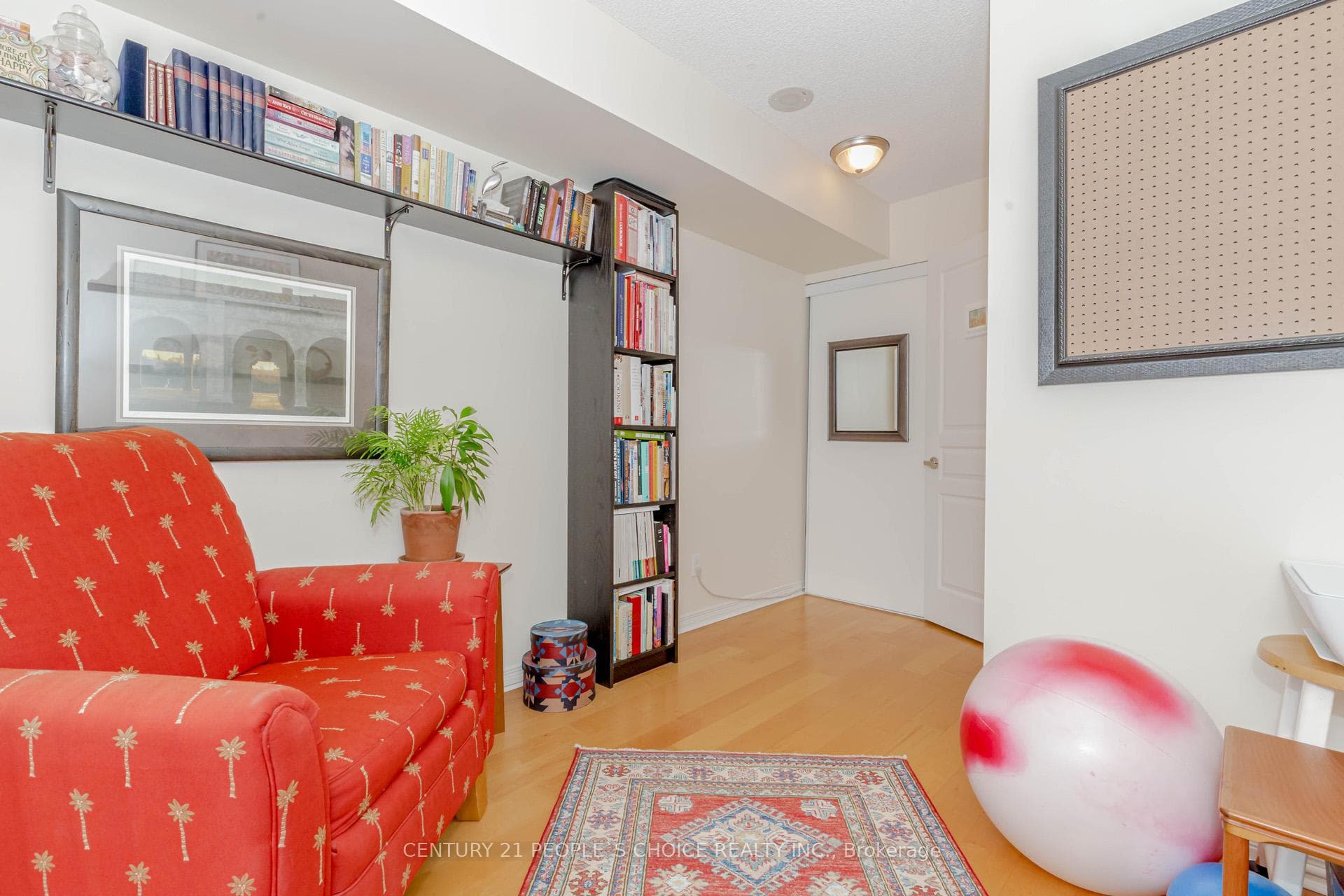 350 Red Maple Road Unit 607 photo 24