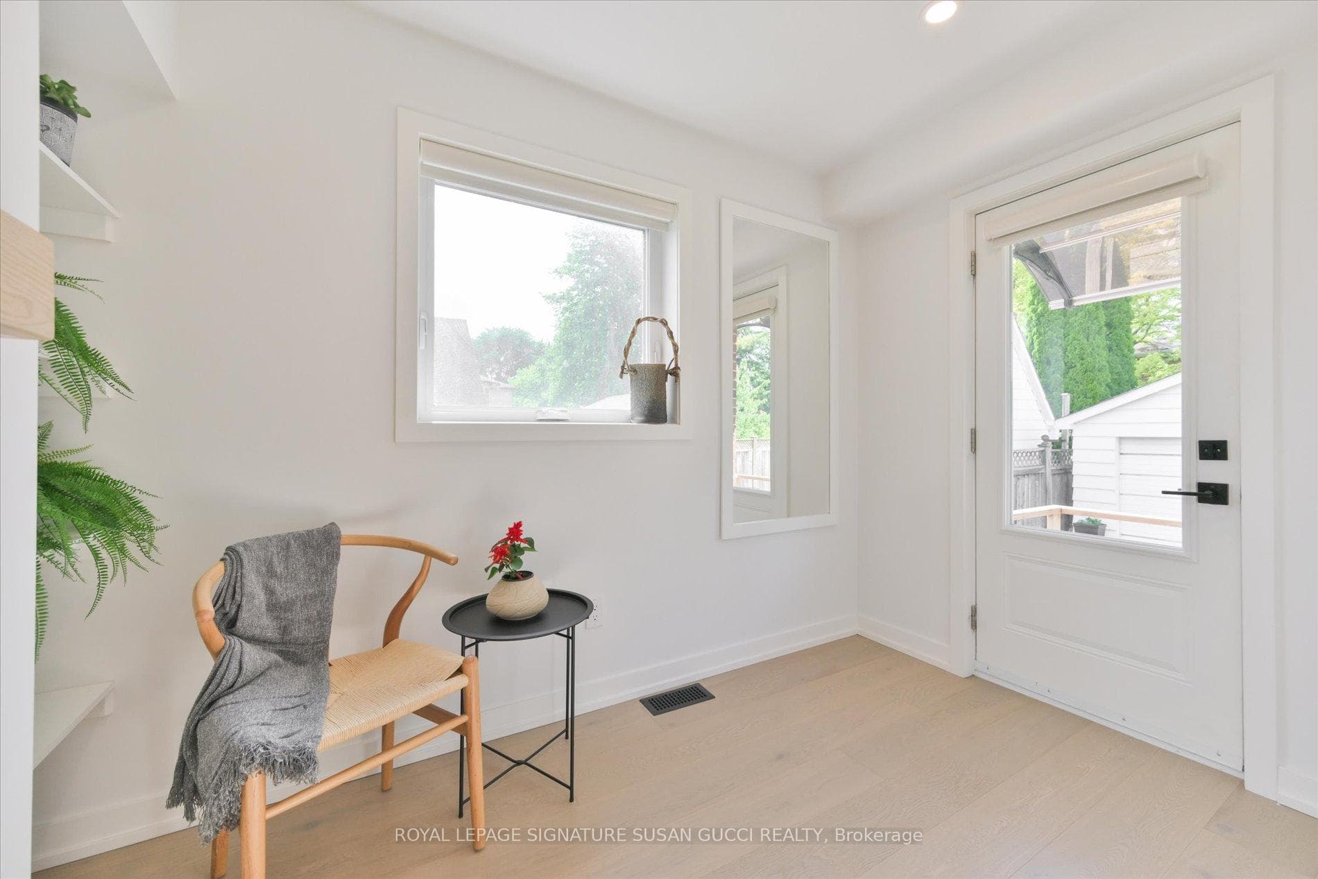 22 Donora Drive photo 4