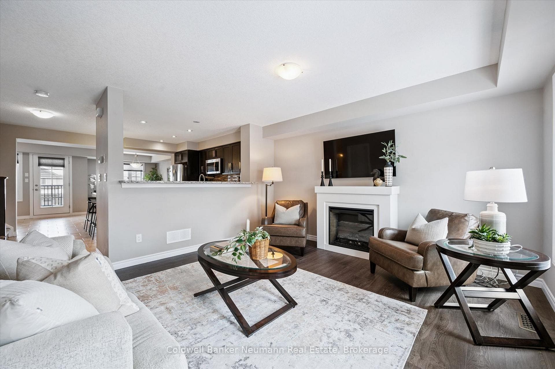 51 Jeffrey Drive photo 6