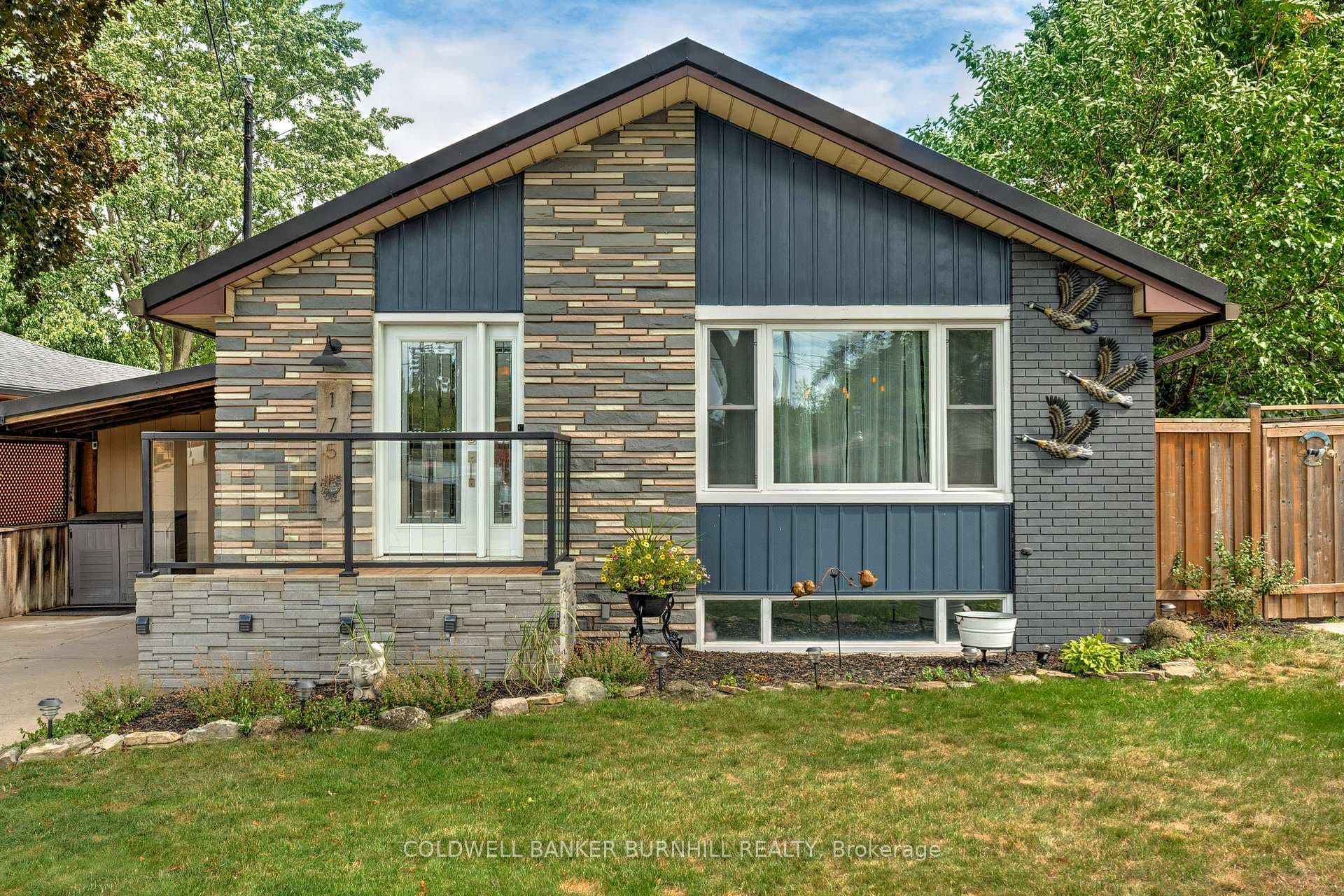175 Kings Forest Drive photo 2