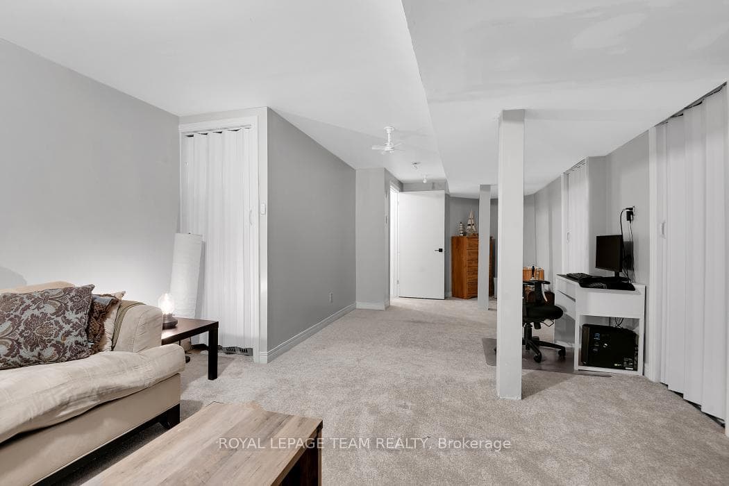 1443 Caravel Crescent photo 22