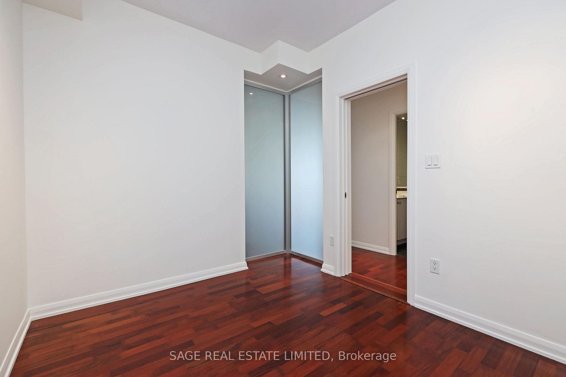 11 Soho Street Unit 405 photo 12