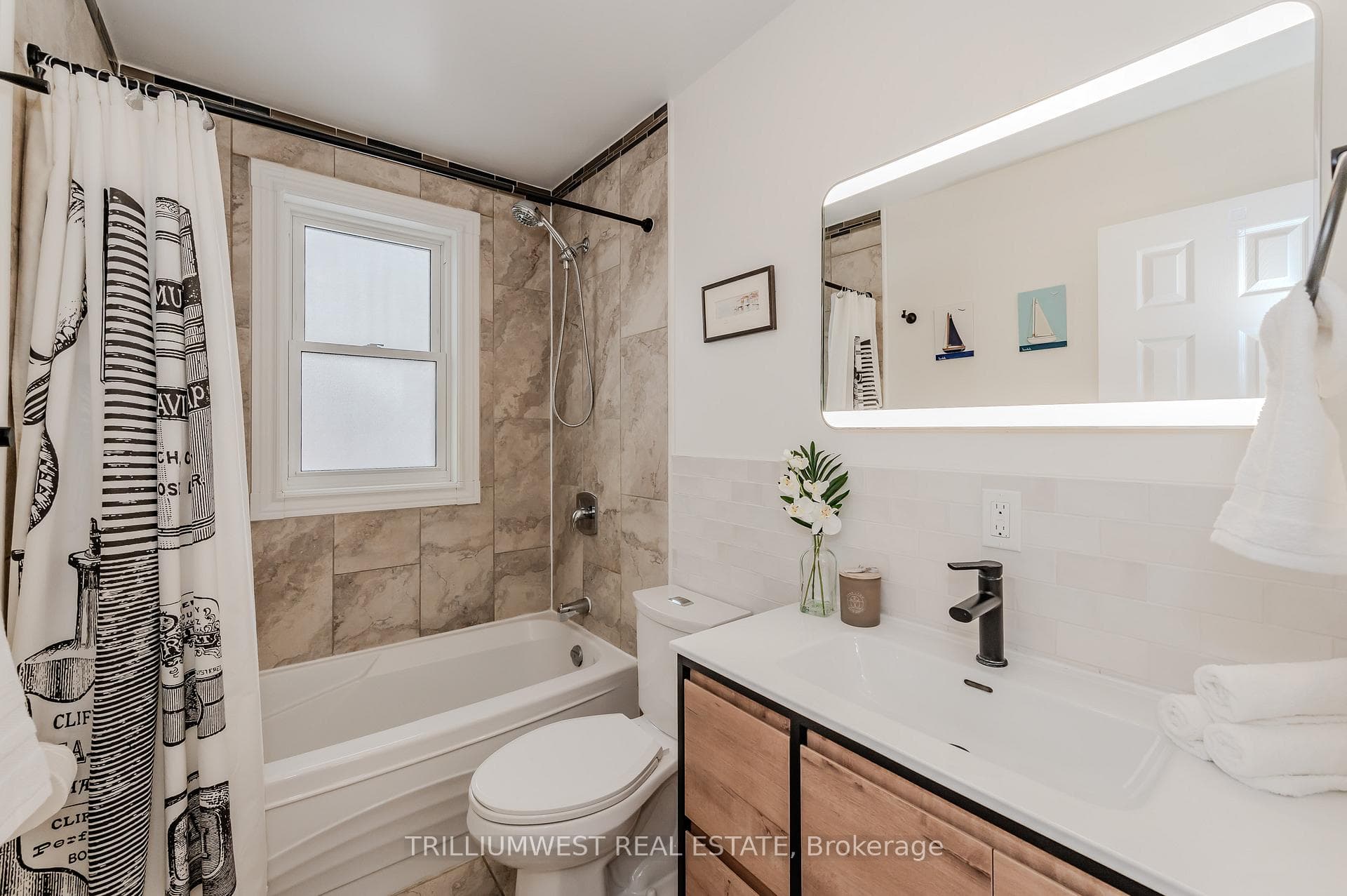 1139 Queens Boulevard photo 8