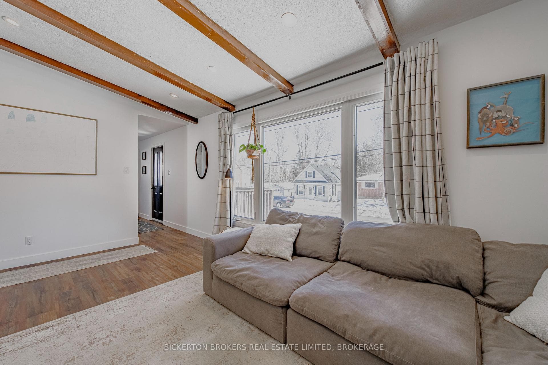 110 Birch Street photo 16