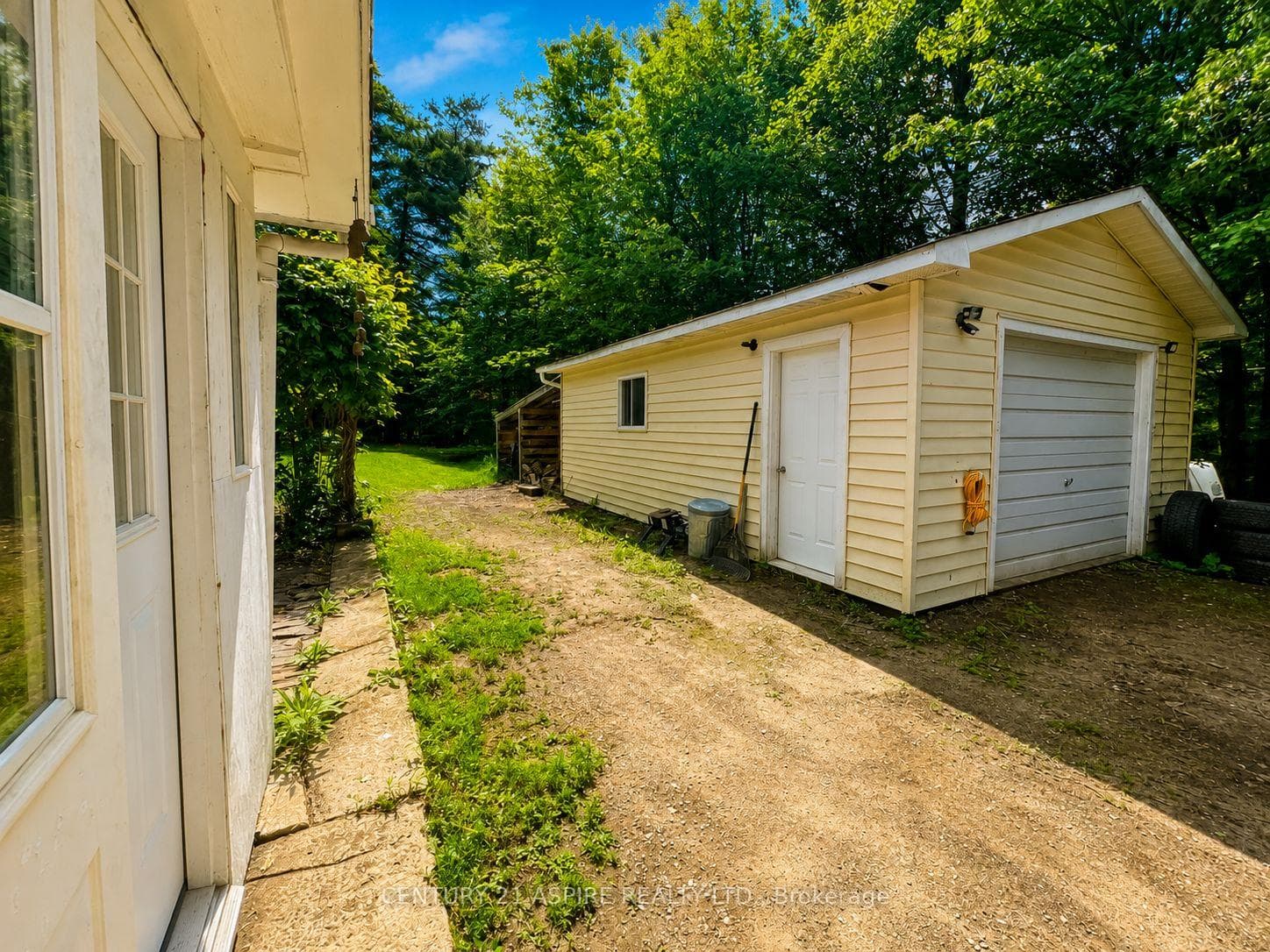 202 Brydges Road photo 11