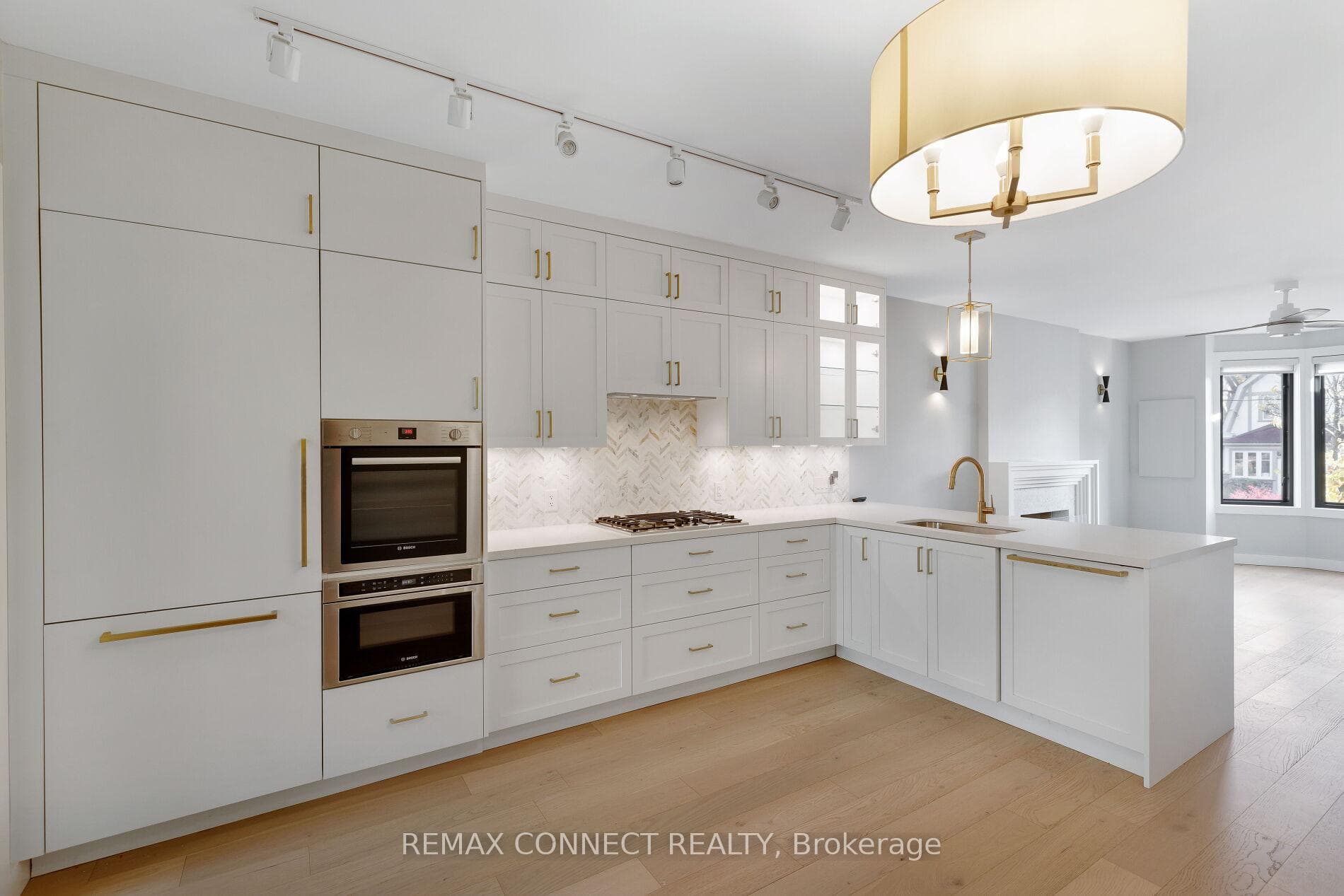 16 Rosemount Avenue Unit Main photo 7