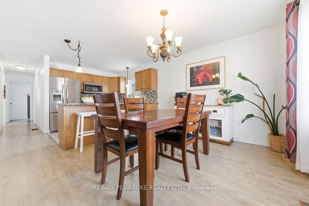 17 Greenvale Crescent photo 12
