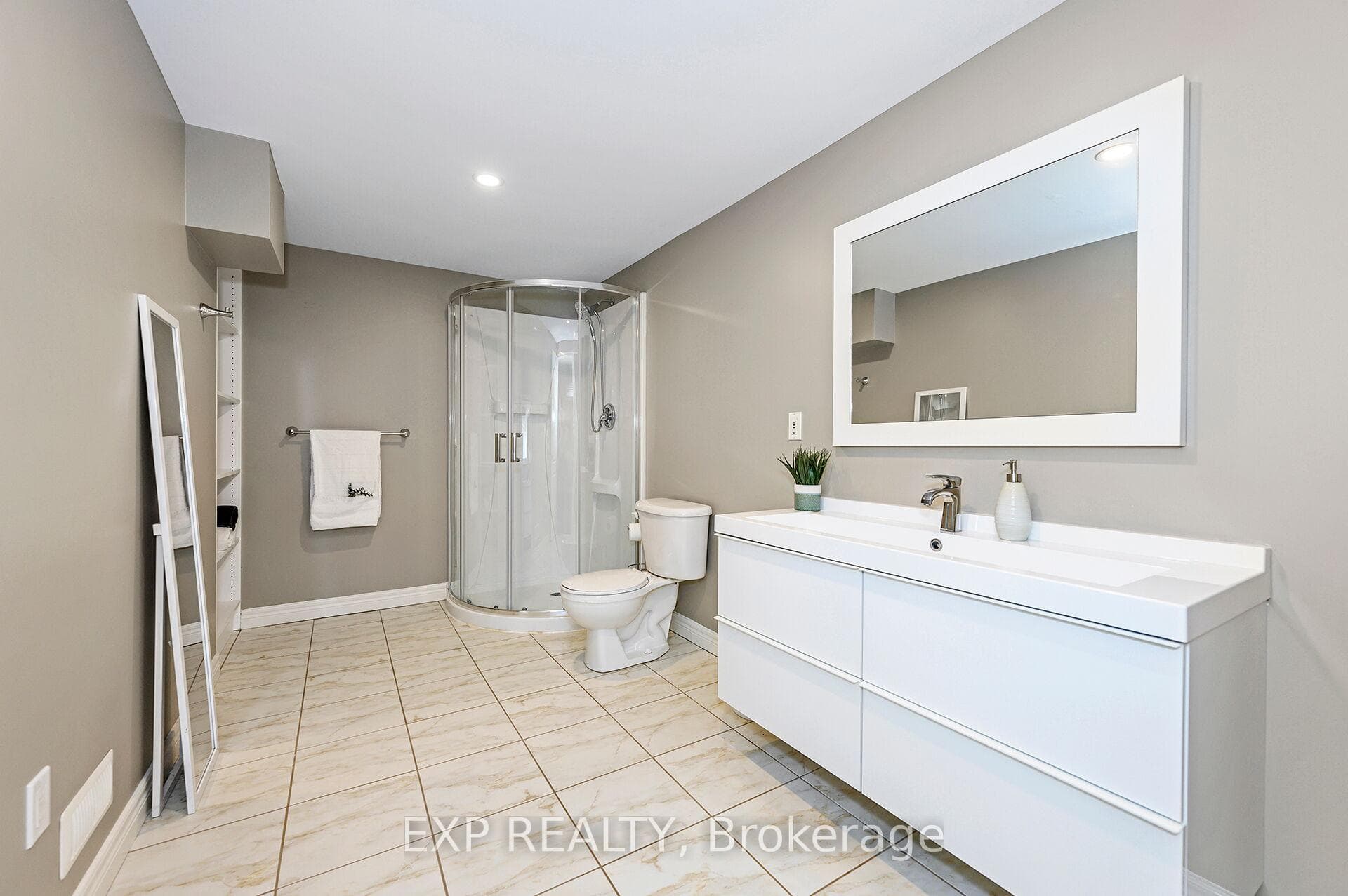 2476 Hemmford Drive photo 33