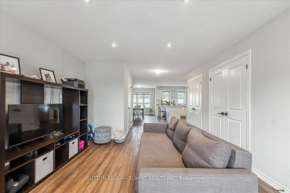 235 Chapel Hill Drive Unit 9 photo 2